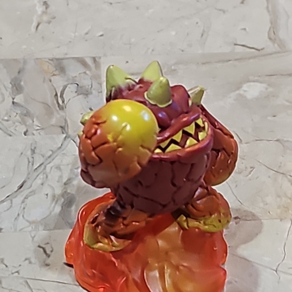 Skylanders: Giants: ERUPTOR Figure: SERIES 2: Skylanders - Picture 4 of 5